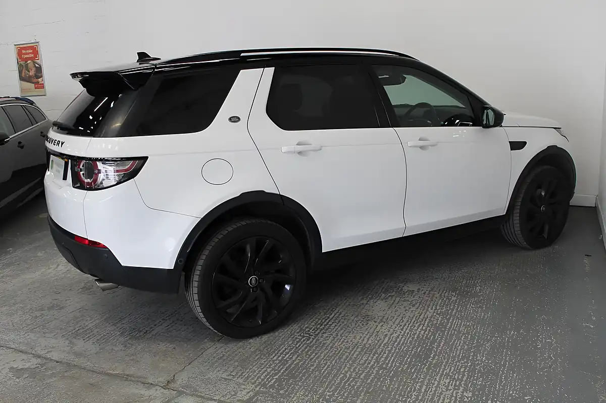Used 2015 Land Rover Discovery Sport Hse Luxury White - Interior and Exterior details 8