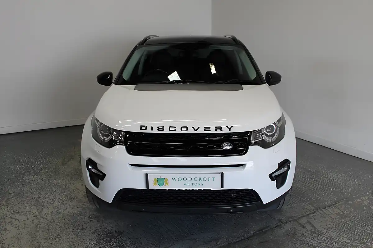 Used 2015 Land Rover Discovery Sport Hse Luxury White - Interior and Exterior details 9