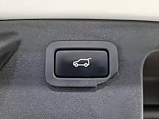 Used 2015 Land Rover Discovery Sport Hse Luxury White - Interior and Exterior details 11