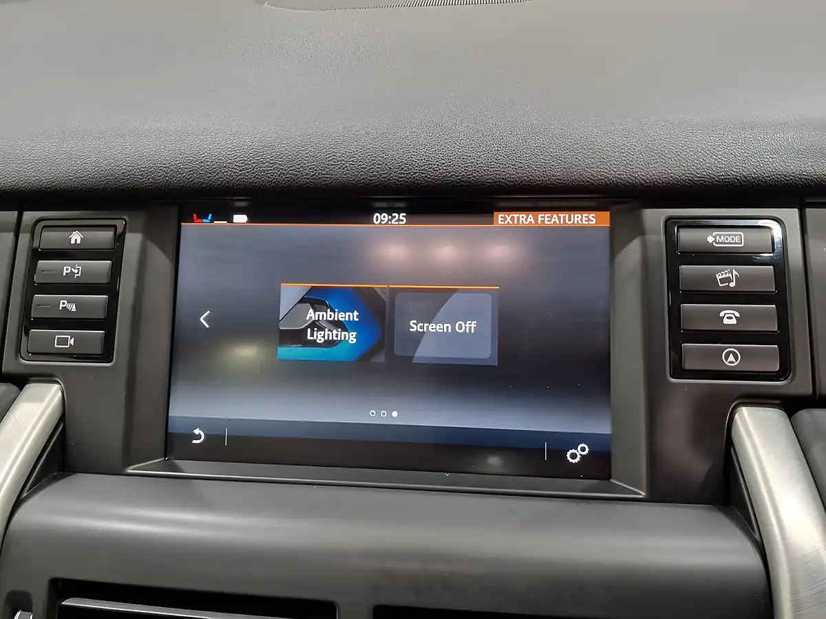 Used 2015 Land Rover Discovery Sport Hse Luxury White - Interior and Exterior details 12