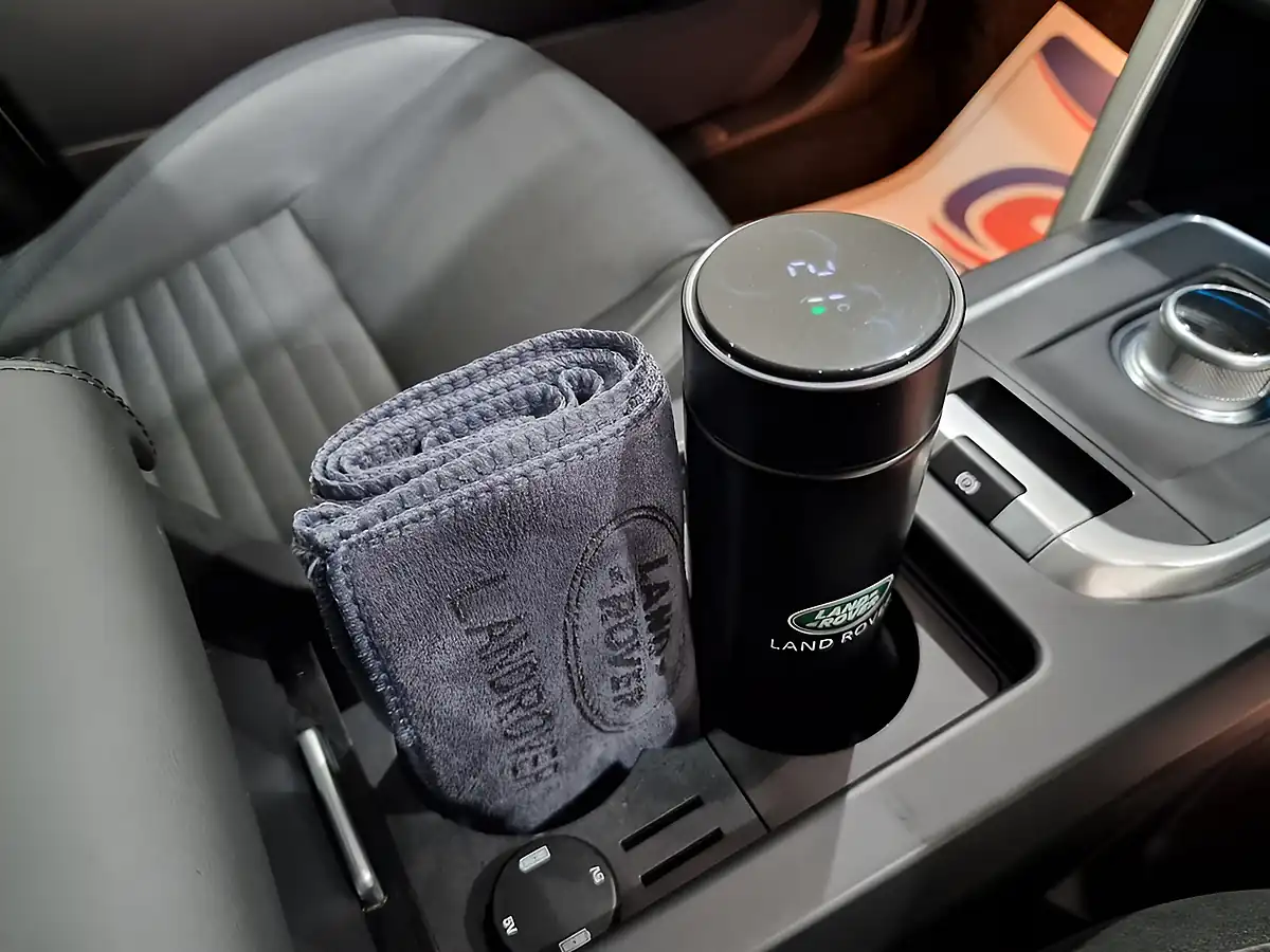 Used 2015 Land Rover Discovery Sport Hse Luxury White - Interior and Exterior details 18