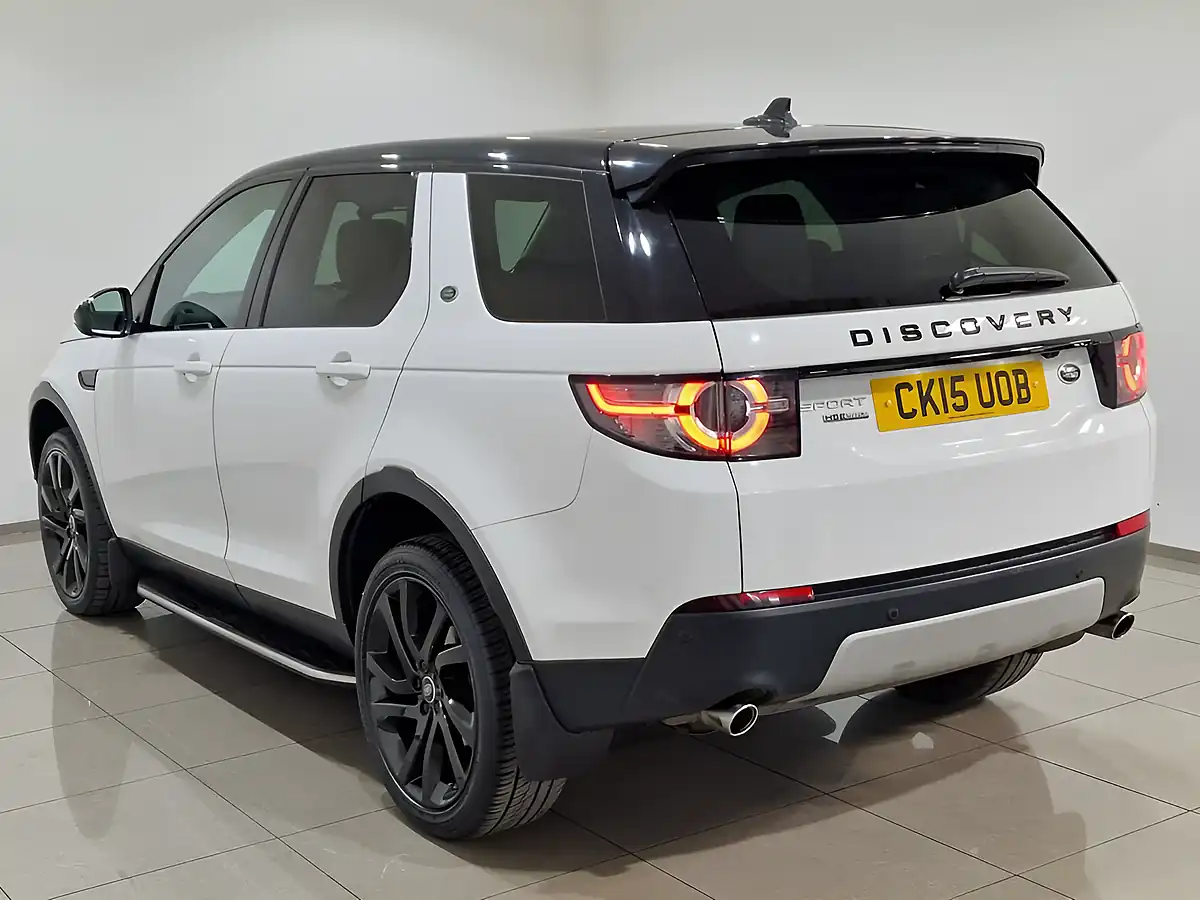Used 2015 Land Rover Discovery Sport Hse Luxury White - Interior and Exterior details 4
