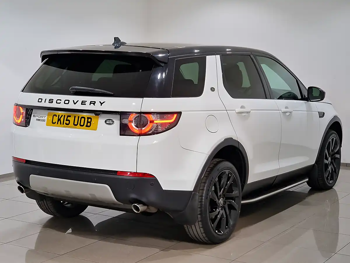 Used 2015 Land Rover Discovery Sport Hse Luxury White - Interior and Exterior details 6