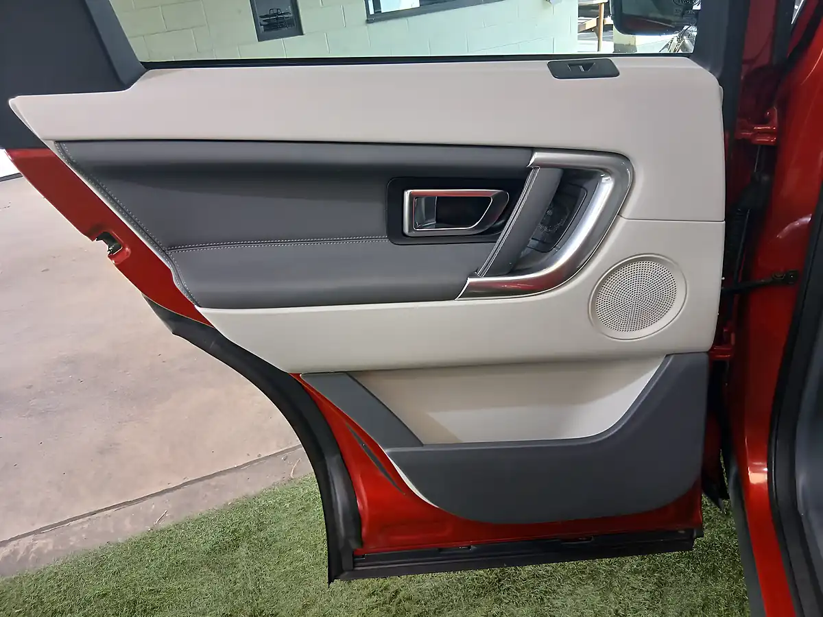 Used 2015 Land Rover Discovery Sport Hse Red - Interior and Exterior details 11