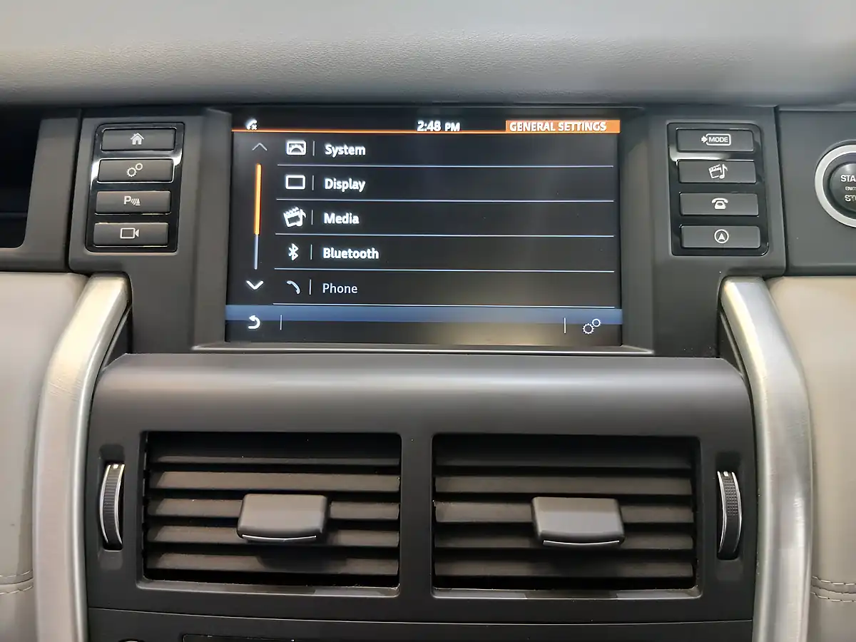 Used 2015 Land Rover Discovery Sport Hse Red - Interior and Exterior details 16