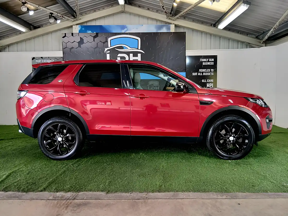 Used 2015 Land Rover Discovery Sport Hse Red - Interior and Exterior details 6