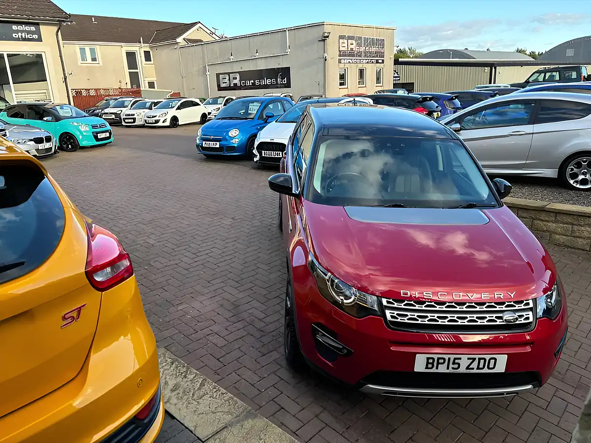 Used 2015 Land Rover Discovery Sport Hse Red - Interior and Exterior details 10
