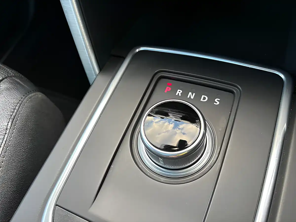 Used 2015 Land Rover Discovery Sport Hse Red - Interior and Exterior details 14