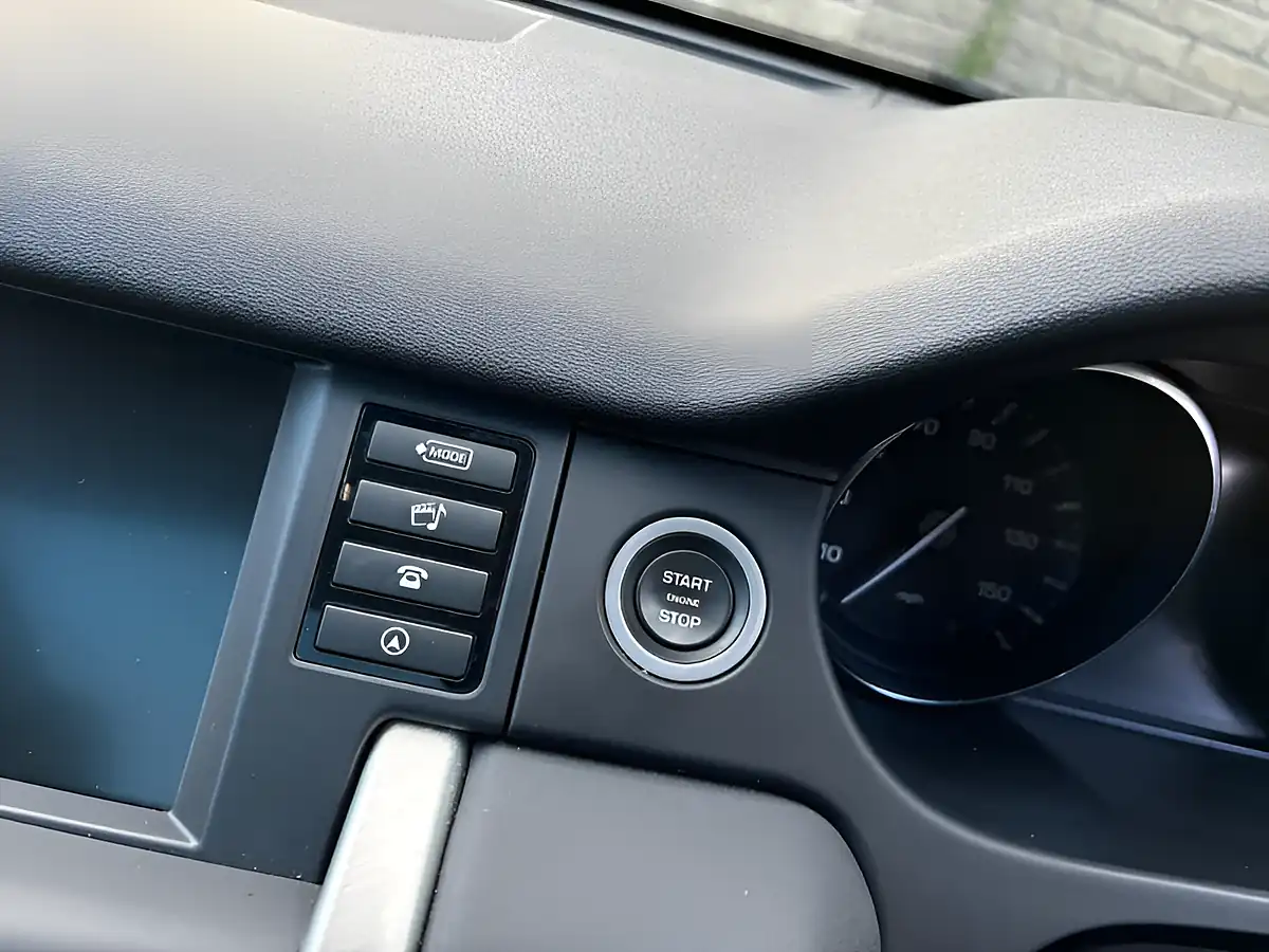 Used 2015 Land Rover Discovery Sport Hse Red - Interior and Exterior details 16