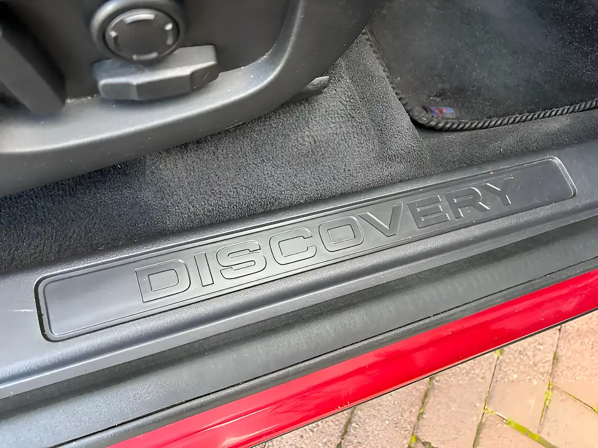 Used 2015 Land Rover Discovery Sport Hse Red - Interior and Exterior details 19