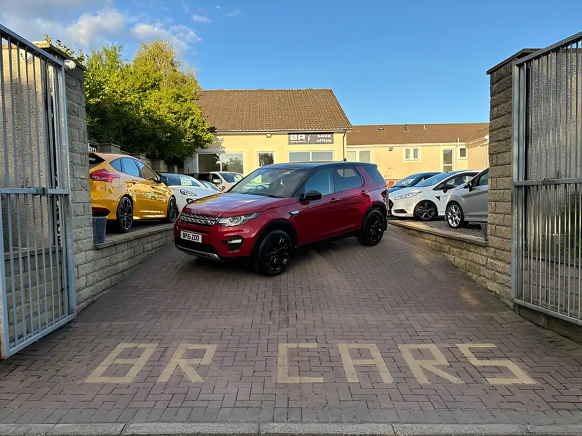 Used 2015 Land Rover Discovery Sport Hse Red - Interior and Exterior details 3