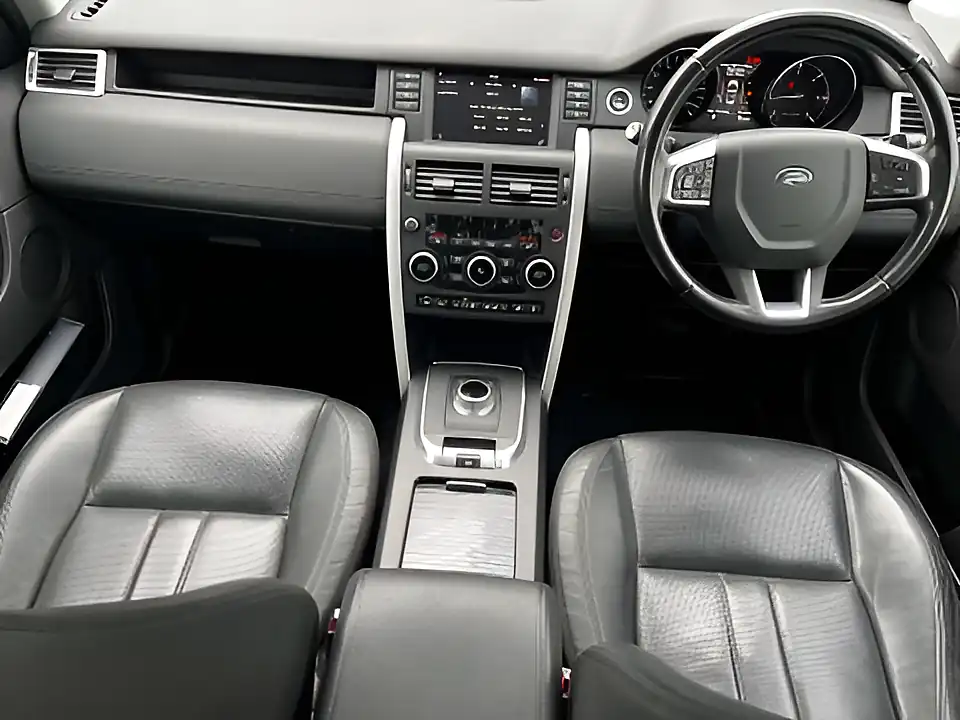 Used 2015 Land Rover Discovery Sport Hse White - Interior and Exterior details 11