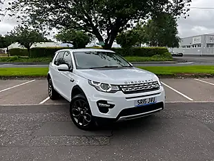 Used 2015 Land Rover Discovery Sport Hse White - Interior and Exterior details 16