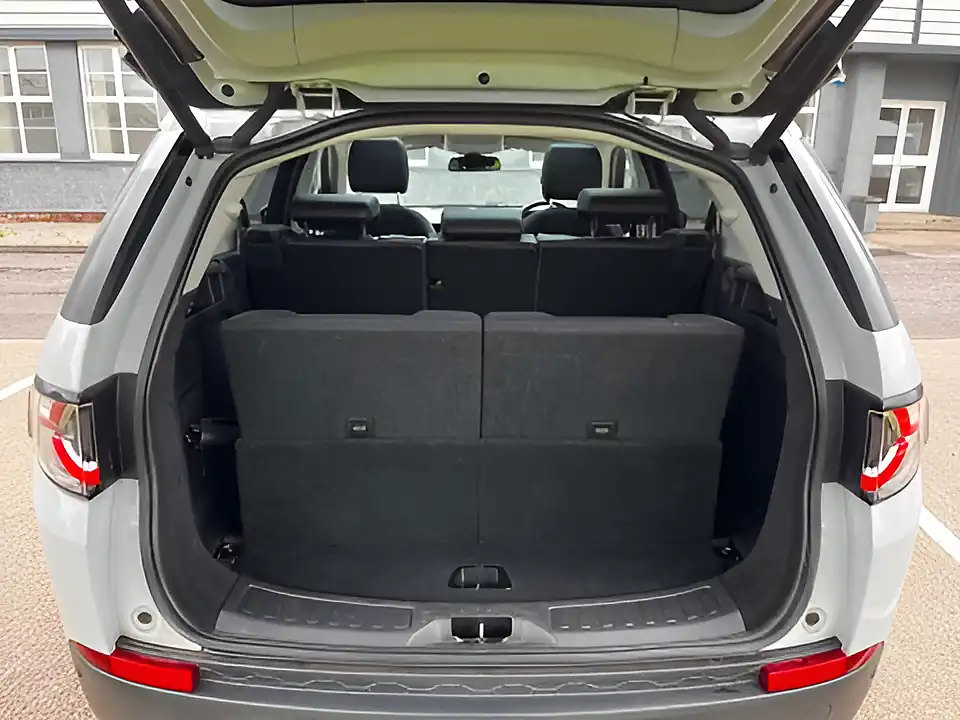 Used 2015 Land Rover Discovery Sport Hse White - Interior and Exterior details 18