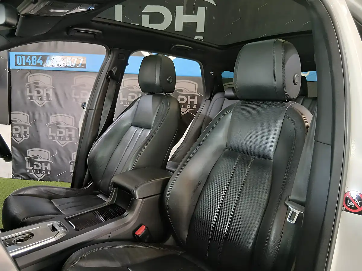 Used 2015 Land Rover Discovery Sport Hse White - Interior and Exterior details 10