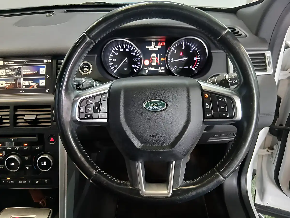 Used 2015 Land Rover Discovery Sport Hse White - Interior and Exterior details 11