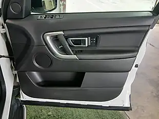 Used 2015 Land Rover Discovery Sport Hse White - Interior and Exterior details 17