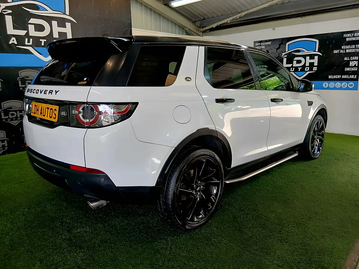 Used 2015 Land Rover Discovery Sport Hse White - Interior and Exterior details 3