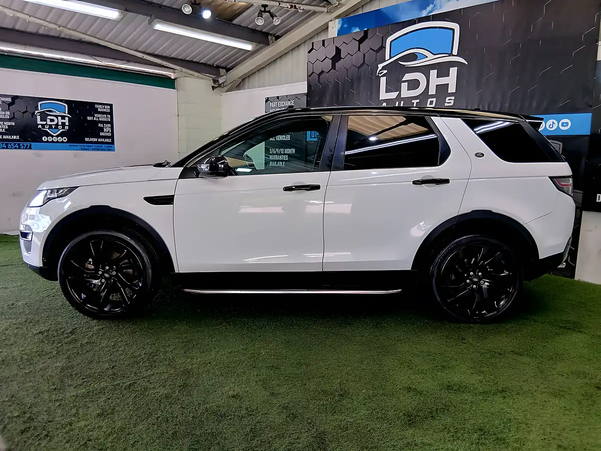 Used 2015 Land Rover Discovery Sport Hse White - Interior and Exterior details 6