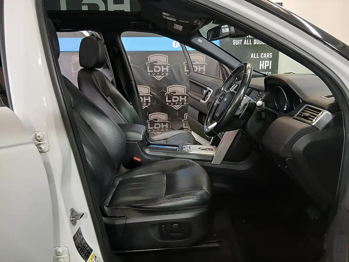 Used 2015 Land Rover Discovery Sport Hse White - Interior and Exterior details 9