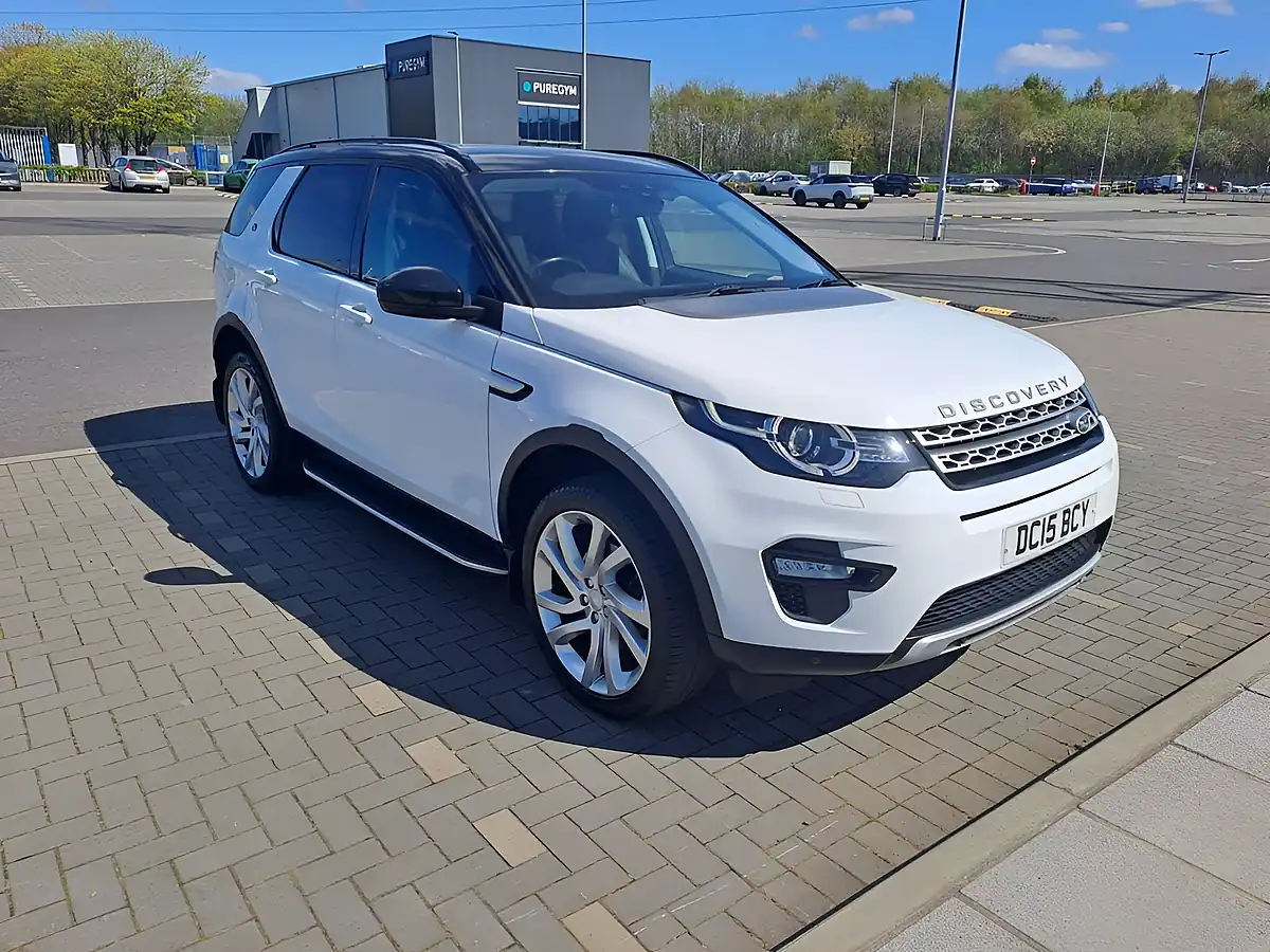 Used 2015 Land Rover Discovery Sport Hse White - Interior and Exterior details 5