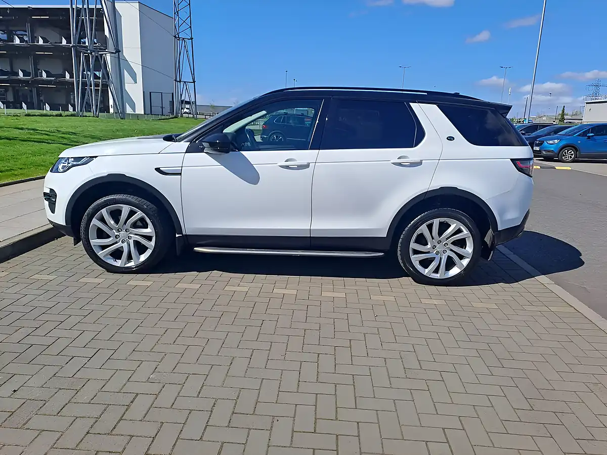 Used 2015 Land Rover Discovery Sport Hse White - Interior and Exterior details 6