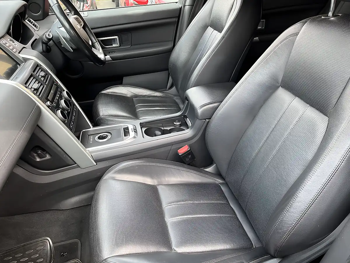 Used 2015 Land Rover Discovery Sport Hse White - Interior and Exterior details 11