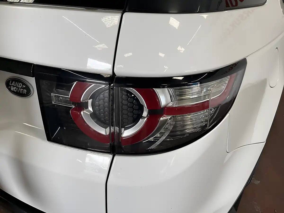 Used 2015 Land Rover Discovery Sport Hse White - Interior and Exterior details 20