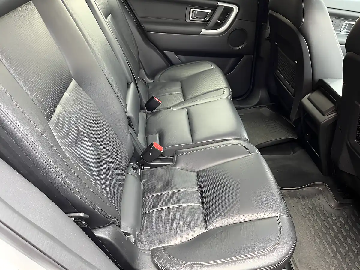 Used 2015 Land Rover Discovery Sport Hse White - Interior and Exterior details 6