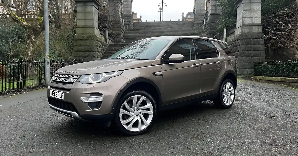 Used 2015 Land Rover Discovery Sport Luxury Hse Brown - Front View