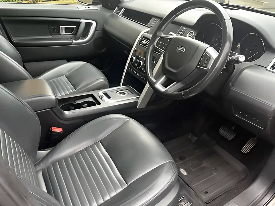 Used 2015 Land Rover Discovery Sport Luxury Hse Brown - Interior and Exterior details 11