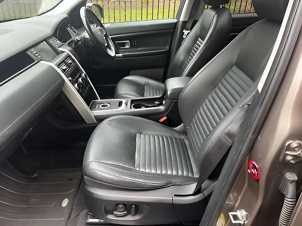 Used 2015 Land Rover Discovery Sport Luxury Hse Brown - Interior and Exterior details 13