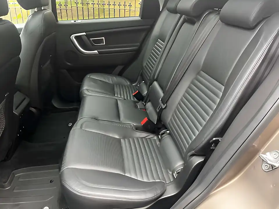 Used 2015 Land Rover Discovery Sport Luxury Hse Brown - Interior and Exterior details 16