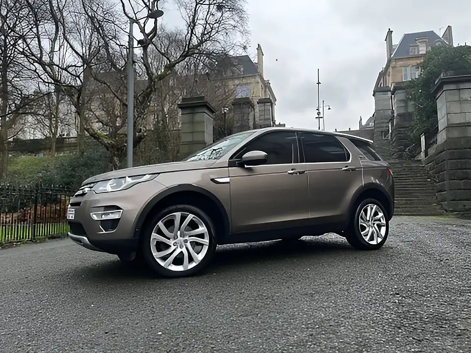 Used 2015 Land Rover Discovery Sport Luxury Hse Brown - Interior and Exterior details 18