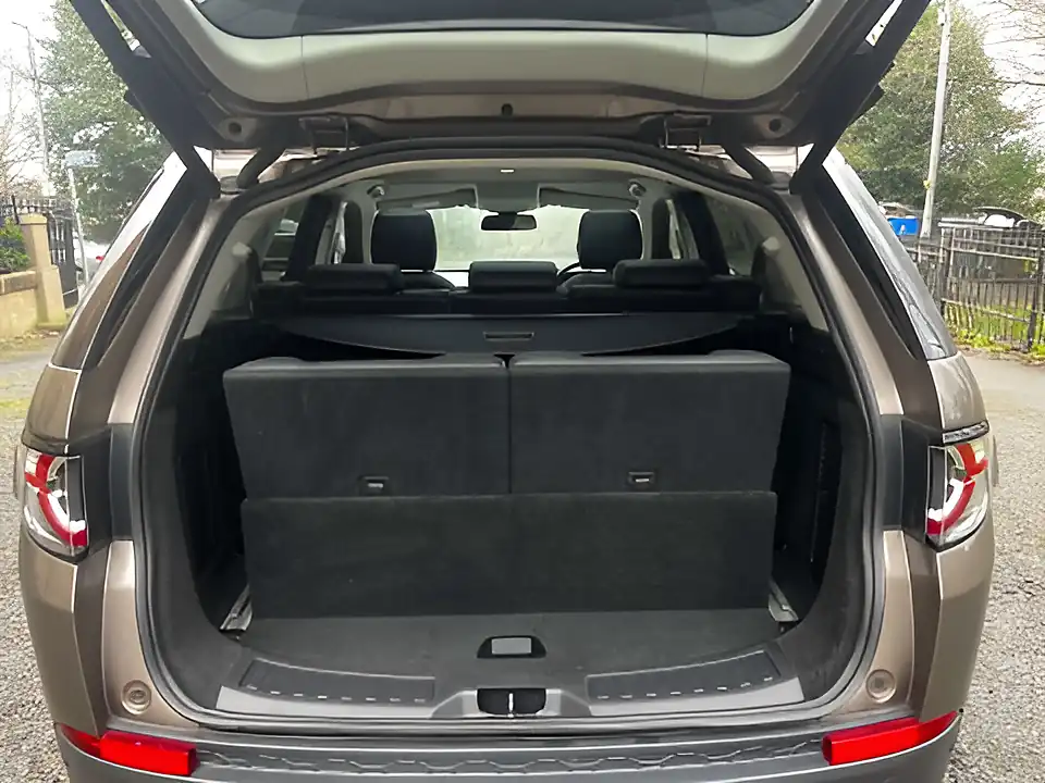 Used 2015 Land Rover Discovery Sport Luxury Hse Brown - Interior and Exterior details 19