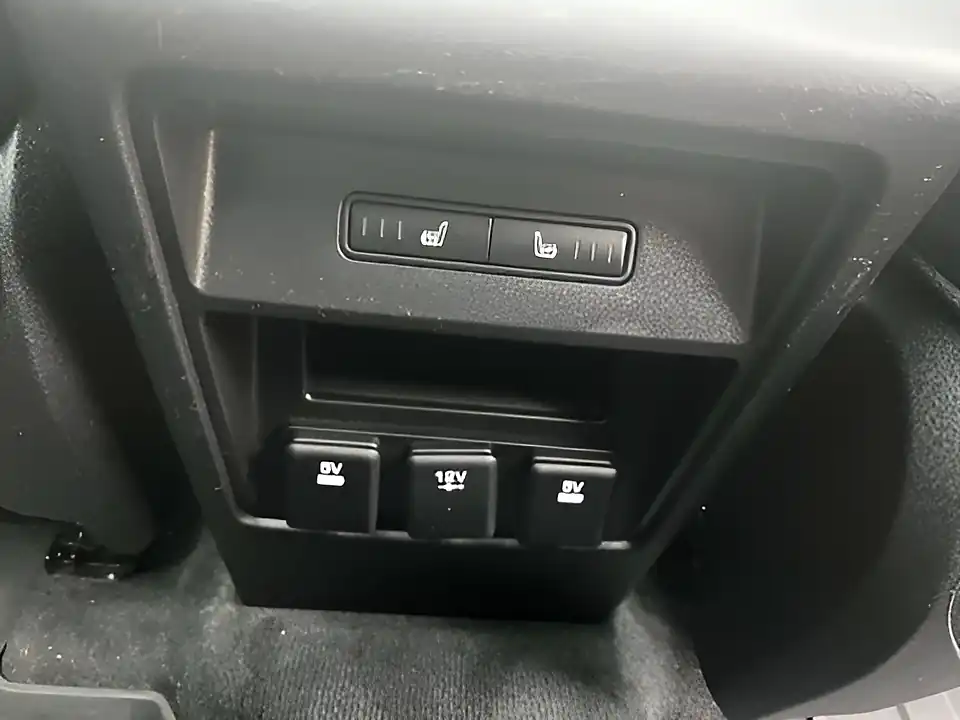 Used 2015 Land Rover Discovery Sport Luxury Hse Brown - Interior and Exterior details 20