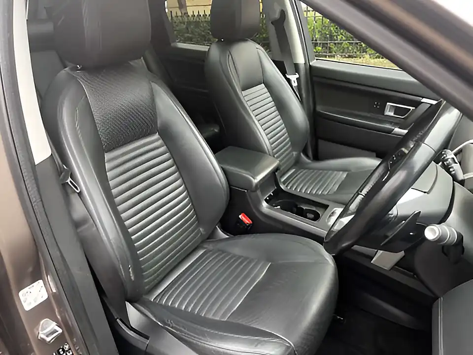 Used 2015 Land Rover Discovery Sport Luxury Hse Brown - Interior and Exterior details 5