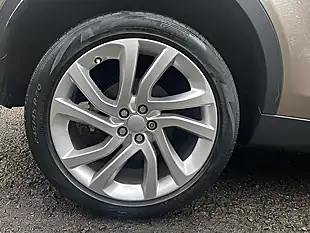 Used 2015 Land Rover Discovery Sport Luxury Hse Brown - Interior and Exterior details 7