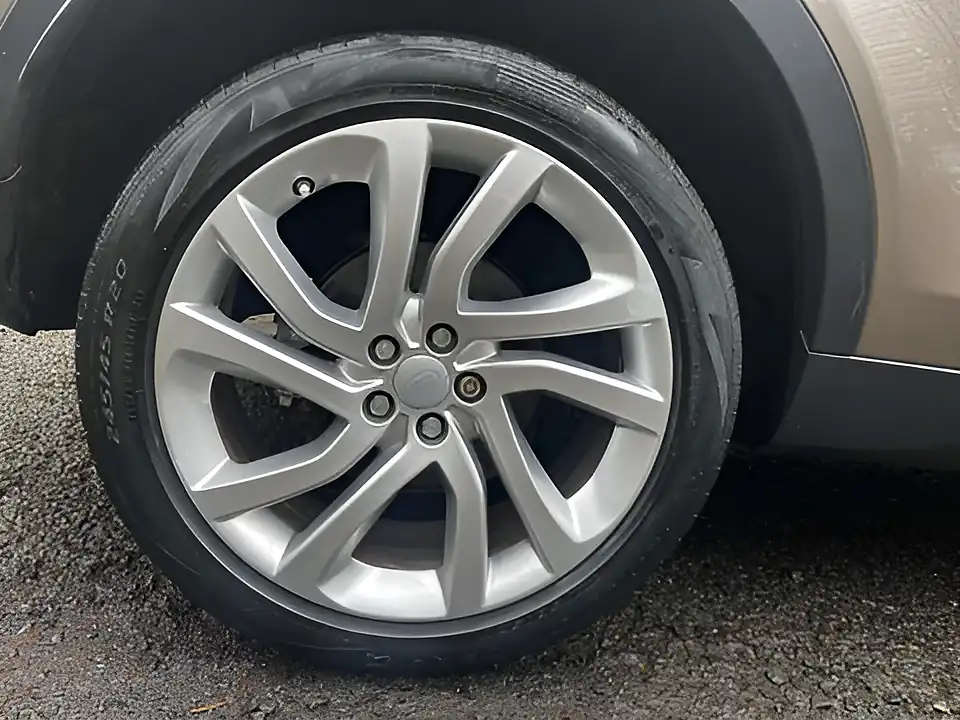 Used 2015 Land Rover Discovery Sport Luxury Hse Brown - Interior and Exterior details 7