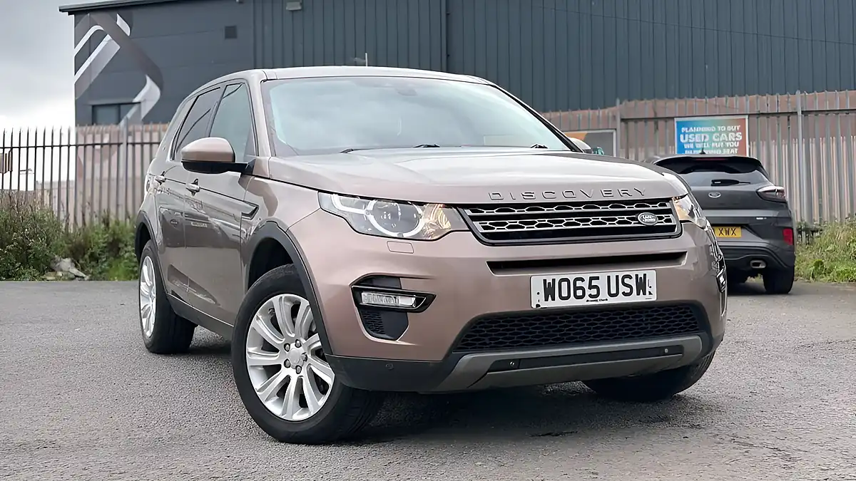 Used 2015 Land Rover Discovery Sport Se Tech Brown - Front View