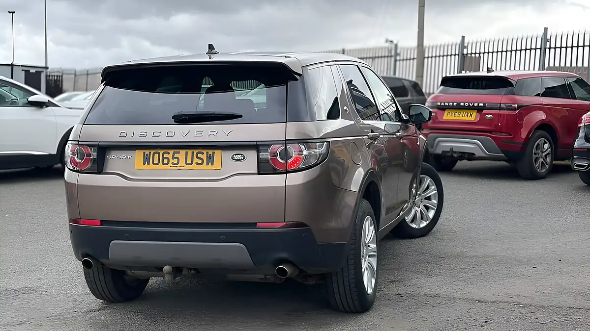 Used 2015 Land Rover Discovery Sport Se Tech Brown - Interior and Exterior details 12