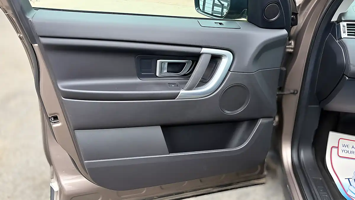 Used 2015 Land Rover Discovery Sport Se Tech Brown - Interior and Exterior details 14