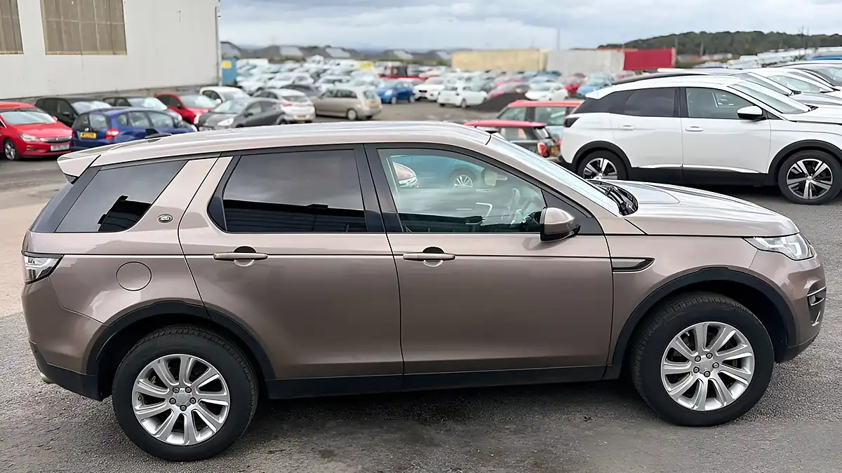 Used 2015 Land Rover Discovery Sport Se Tech Brown - Interior and Exterior details 19