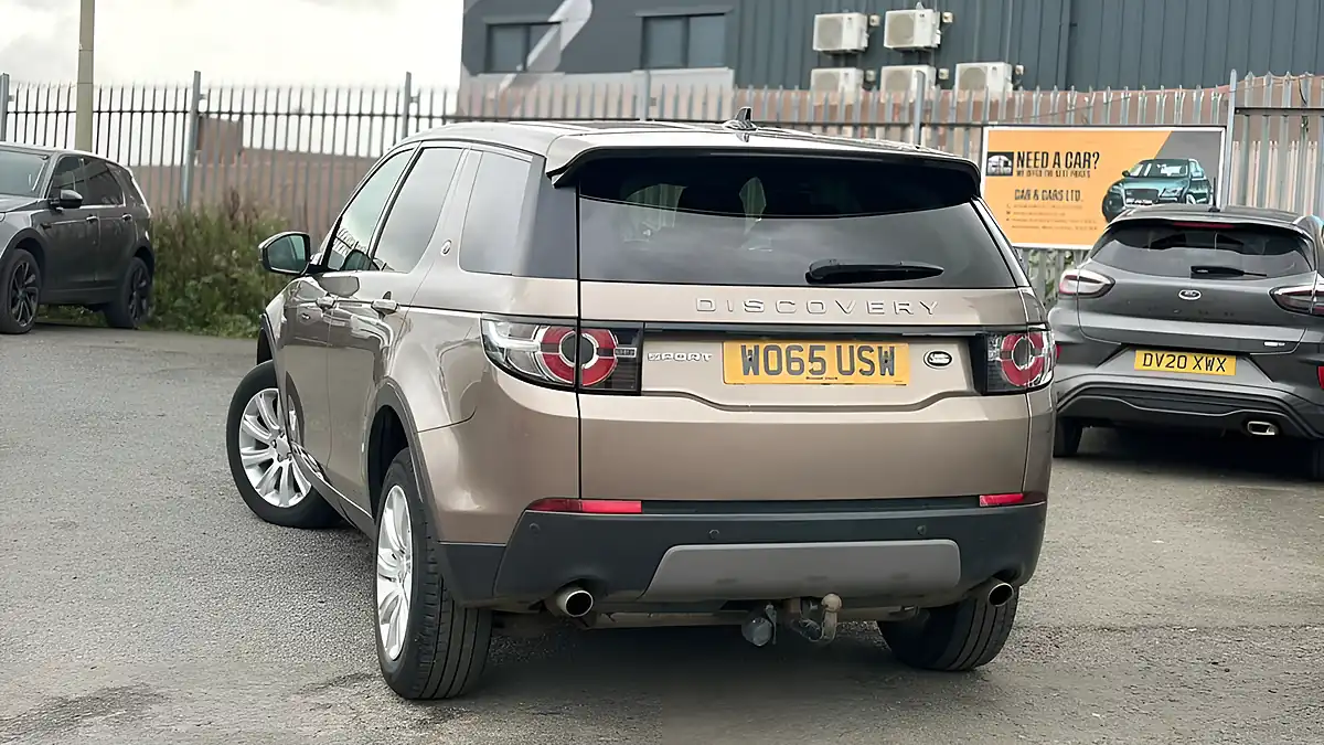 Used 2015 Land Rover Discovery Sport Se Tech Brown - Interior and Exterior details 3