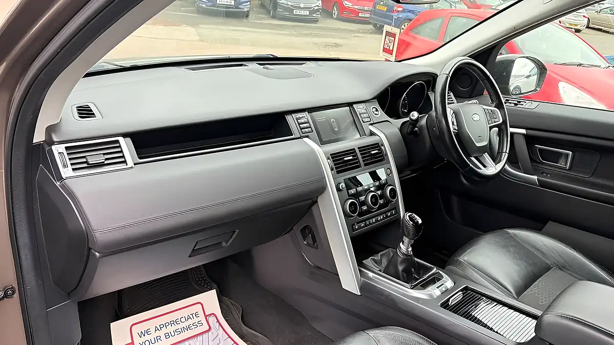 Used 2015 Land Rover Discovery Sport Se Tech Brown - Interior and Exterior details 5