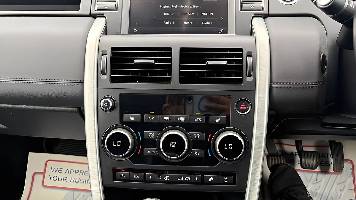 Used 2015 Land Rover Discovery Sport Se Tech Brown - Interior and Exterior details 6
