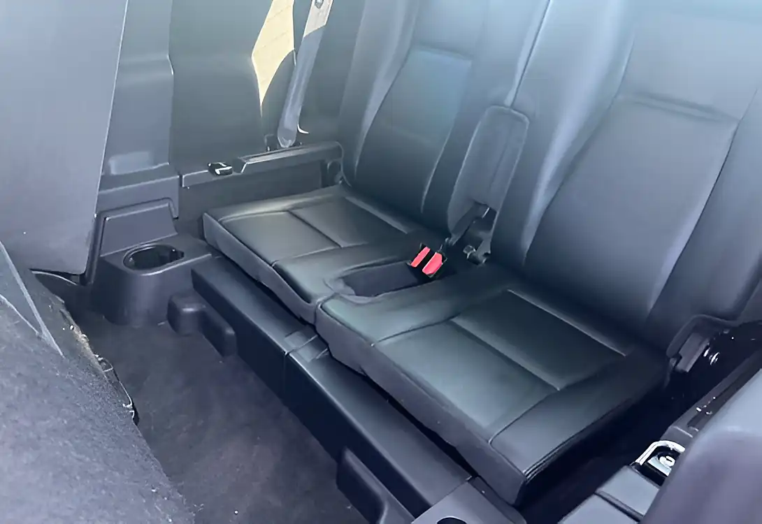 Used 2015 Land Rover Discovery Sport Se Tech Firenze Red - Interior and Exterior details 16