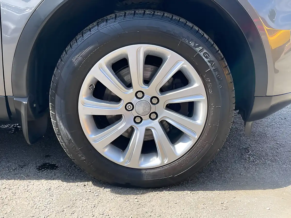 Used 2015 Land Rover Discovery Sport Se Tech Grey - Interior and Exterior details 13