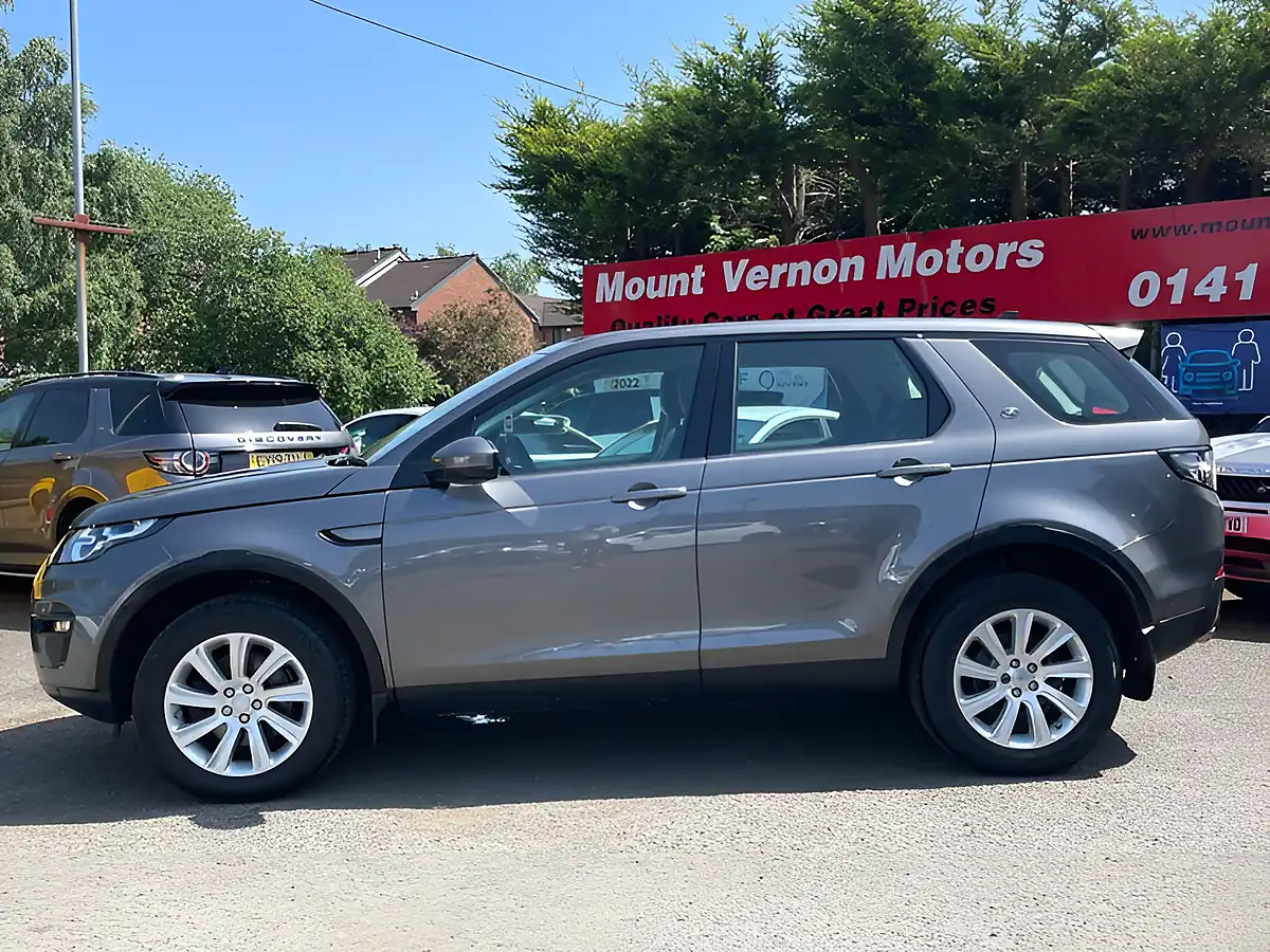 Used 2015 Land Rover Discovery Sport Se Tech Grey - Interior and Exterior details 6