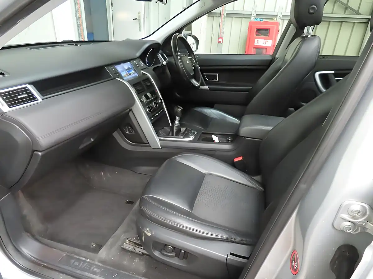 Used 2015 Land Rover Discovery Sport Se Tech Silver - Interior and Exterior details 6